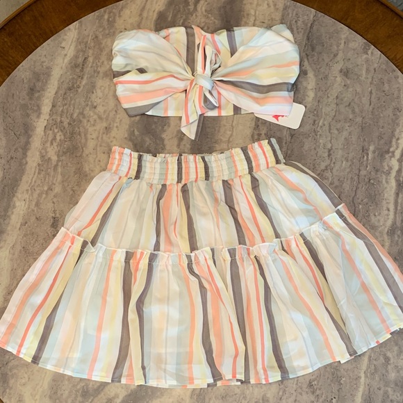 Vici Other - Crop set with skirt